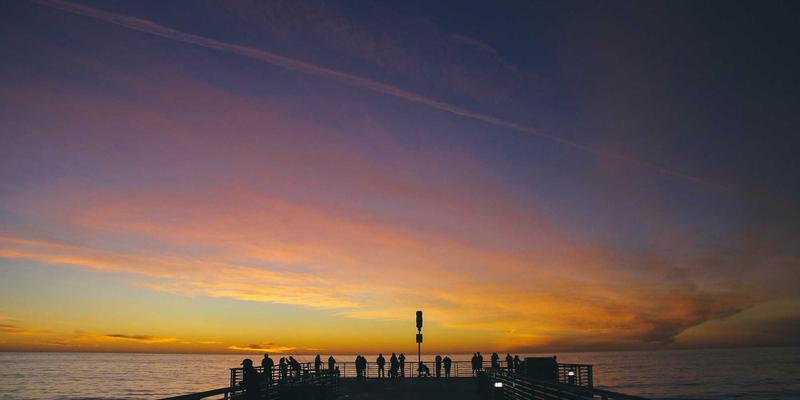 南美旅游新地标：探秘基多历史中心与赤道纪念碑，在拉丁美洲的波西米亚风中寻找“地球中心”